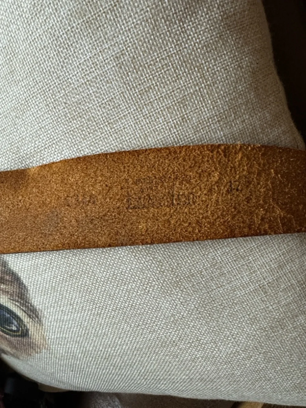 Brown distressed leather belt with torquoise color stones on metal buckle Sz 32